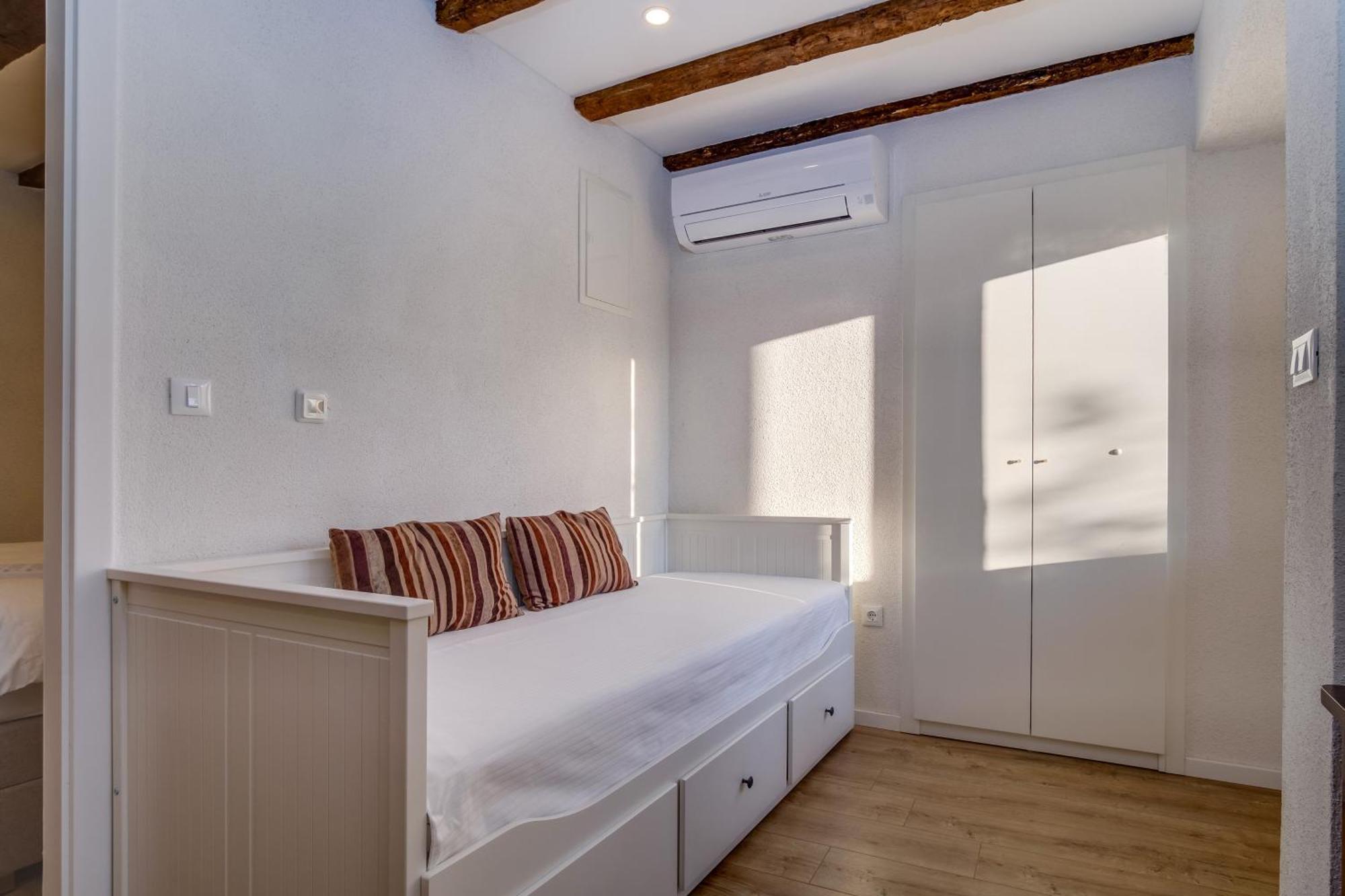 Casa Rustica Apartment Mali Losinj Bagian luar foto