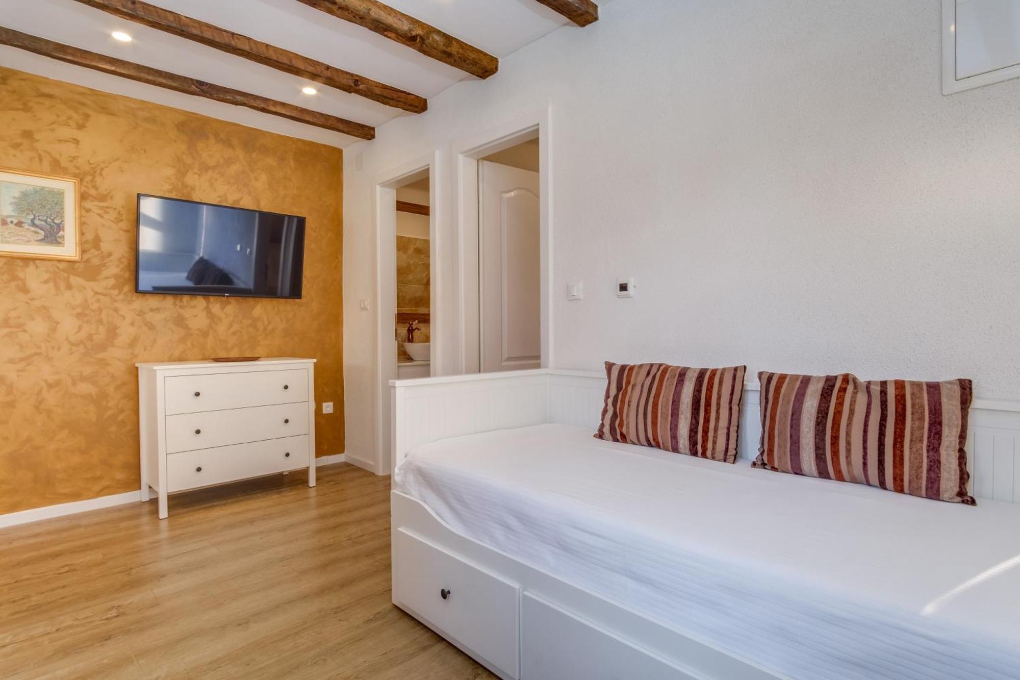 Casa Rustica Apartment Mali Losinj Bagian luar foto