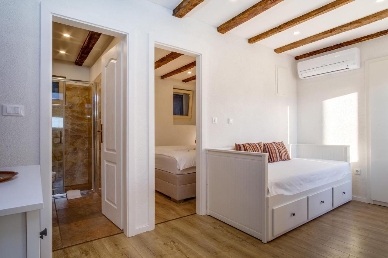 Casa Rustica Apartment Mali Losinj Bagian luar foto