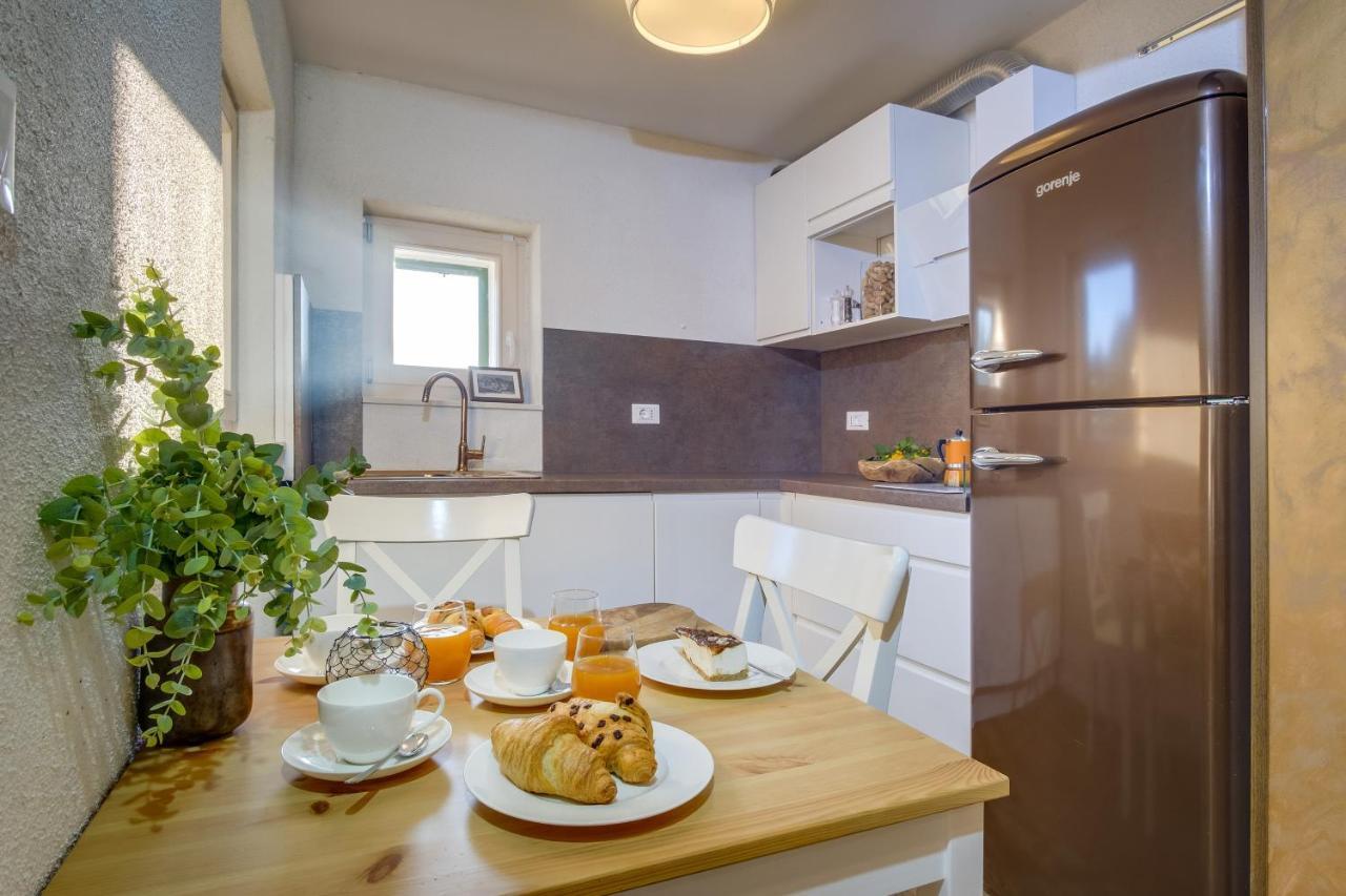 Casa Rustica Apartment Mali Losinj Bagian luar foto